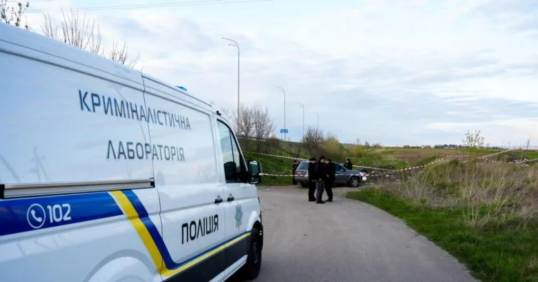 На Рівненщині поліція розшукує чоловіка, який стріляв у військових