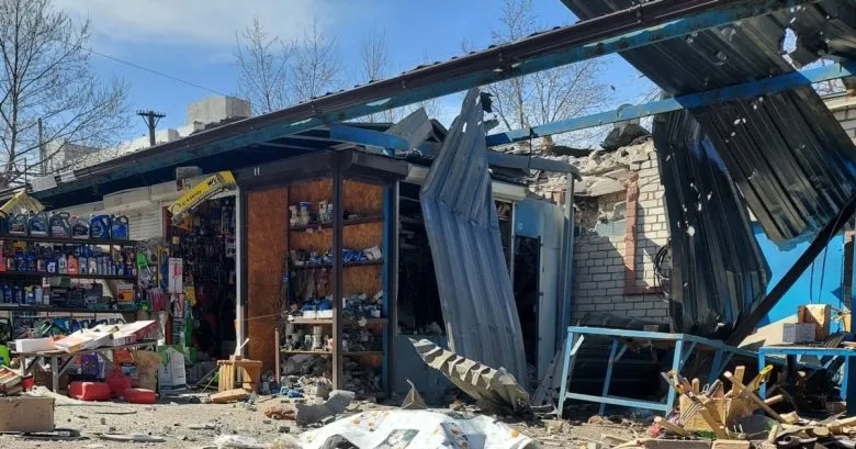 Обстріл ринку в Херсоні: двоє загиблих та семеро поранених від удару РФ