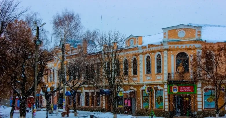 У Старобільську на Луганщині внаслідок удару загинули люди