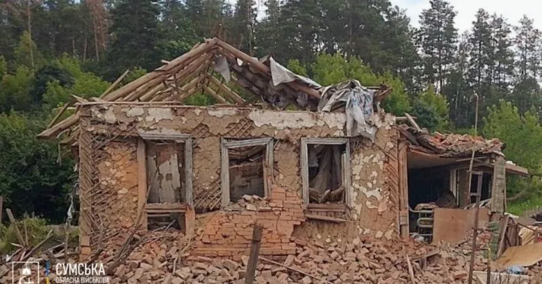 Російська армія атакувала житловий будинок у Сумському районі: загибель чоловіка